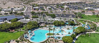 "Spacious 5BR Estrella Home, Pool Table, Heated Pool & Spa / Family & Groups"