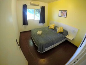Free WiFi, bed sheets - Cataratas Jazz Hostel (Puerto Iguazú)