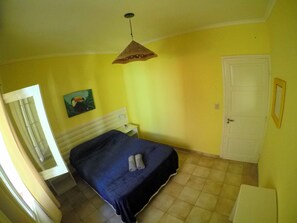 Free WiFi, bed sheets - Cataratas Jazz Hostel (Puerto Iguazú)