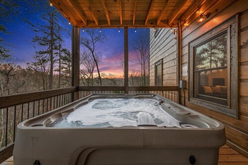 Peaceful Mountain View Cabin Hot Tub Ultimate Game Room