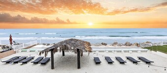 Quaint Oceanfront 1 Bedroom Condo - 925-1
