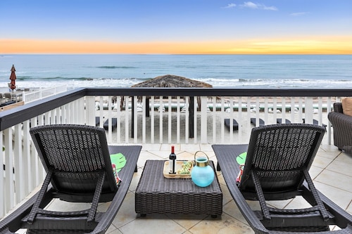 Upper Level Pet-Friendly Oceanfront Condo with a Private Patio P925-4