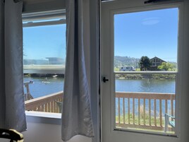 Cabana família, 2 quartos, cozinha, vista para o rio (Not Pet Friendly) | Vista do quarto