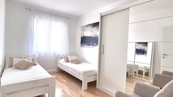 2 bedrooms, iron/ironing board, WiFi, bed sheets