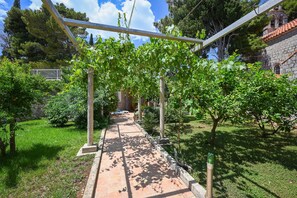 Property grounds - Apartment La Rocca - One Bedroom Apartment with Terrace (Dubrovnik)