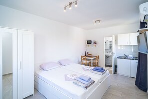 Internet, bed sheets - Apartments Green Garden - Studio with Terrace (Dubrovnik)