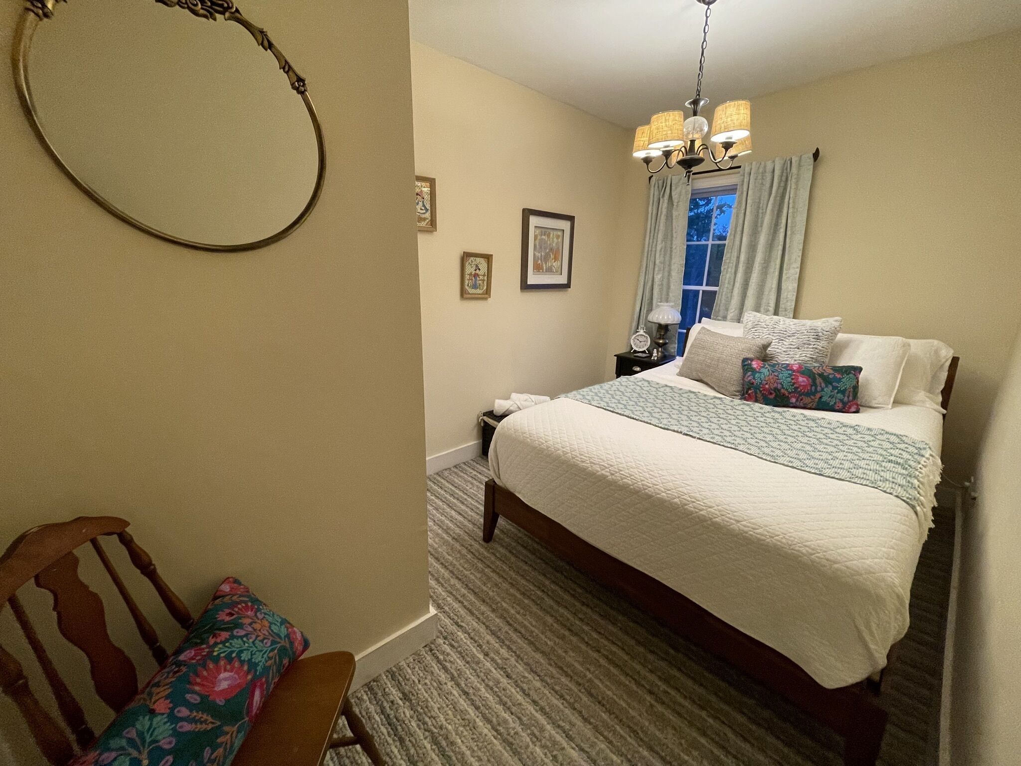 4 Schlafzimmer, Schreibtisch, Bügeleisen/Bügelbrett, kostenloses WLAN