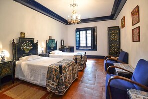 6 dormitorios, tabla de planchar con plancha, wifi y ropa de cama