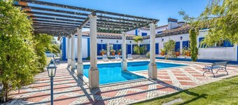 Casa Filipa - Four Bedroom Villa, Sleeps 8