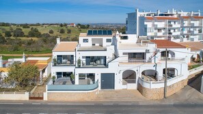 Exterior - Casa Alamante - Six Bedroom Apartment, Sleeps 14 (Albufeira)