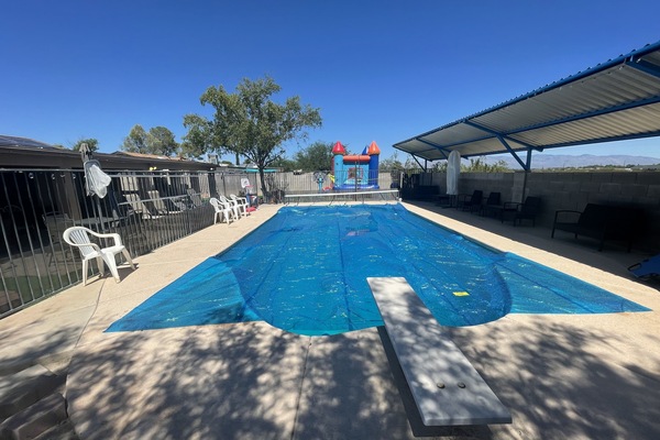 Piscina all'aperto, una piscina riscaldata