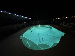 Piscina a l'aire lliure i piscina climatitzada 