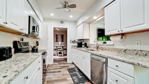 Fridge, microwave, oven, stovetop - Palm Oasis—Amazing private pool & Spa & Waffle Bar!!! Winter Discounts!!!! (Bradenton)