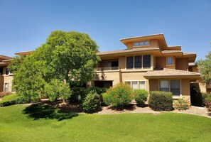 Exterior - Best location for resort-style living in North Scottsdale  (Scottsdale)