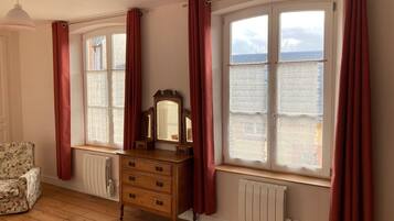 3 chambres, fer et planche Ă repasser, lit parapluie, Wi-Fi gratuit