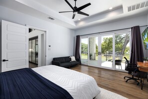 5 bedrooms, desk, free WiFi, bed sheets
