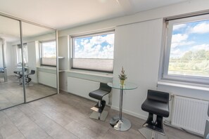 Dining - Designer Waterfront Oasis ~ Spa & Sauna ~ Terrace (Zwanenburg)