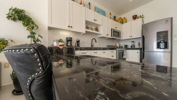 雪櫃、微波爐、爐具、咖啡機/沖茶器