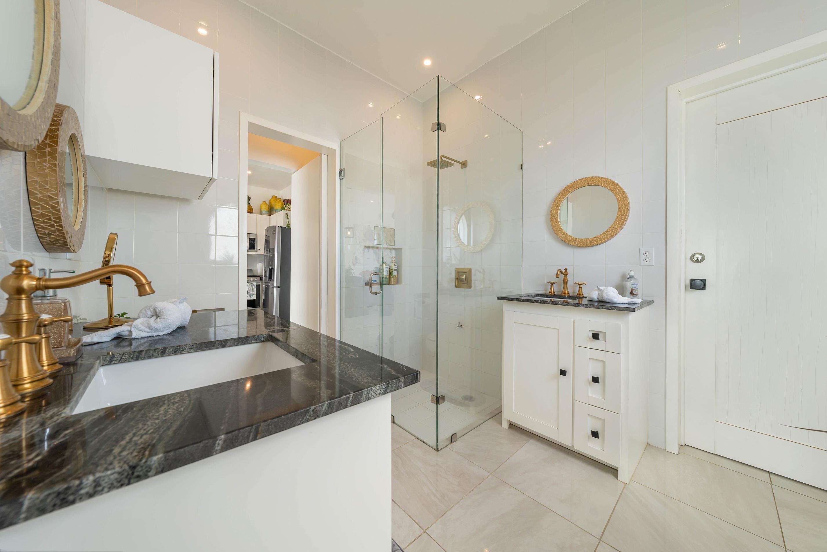 Shower, towels