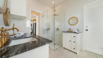 Shower, towels