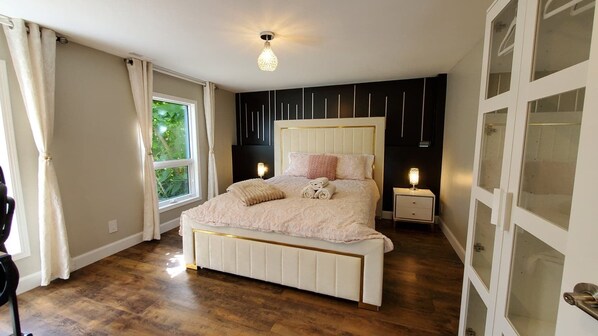 2 bedrooms, desk, iron/ironing board, free WiFi