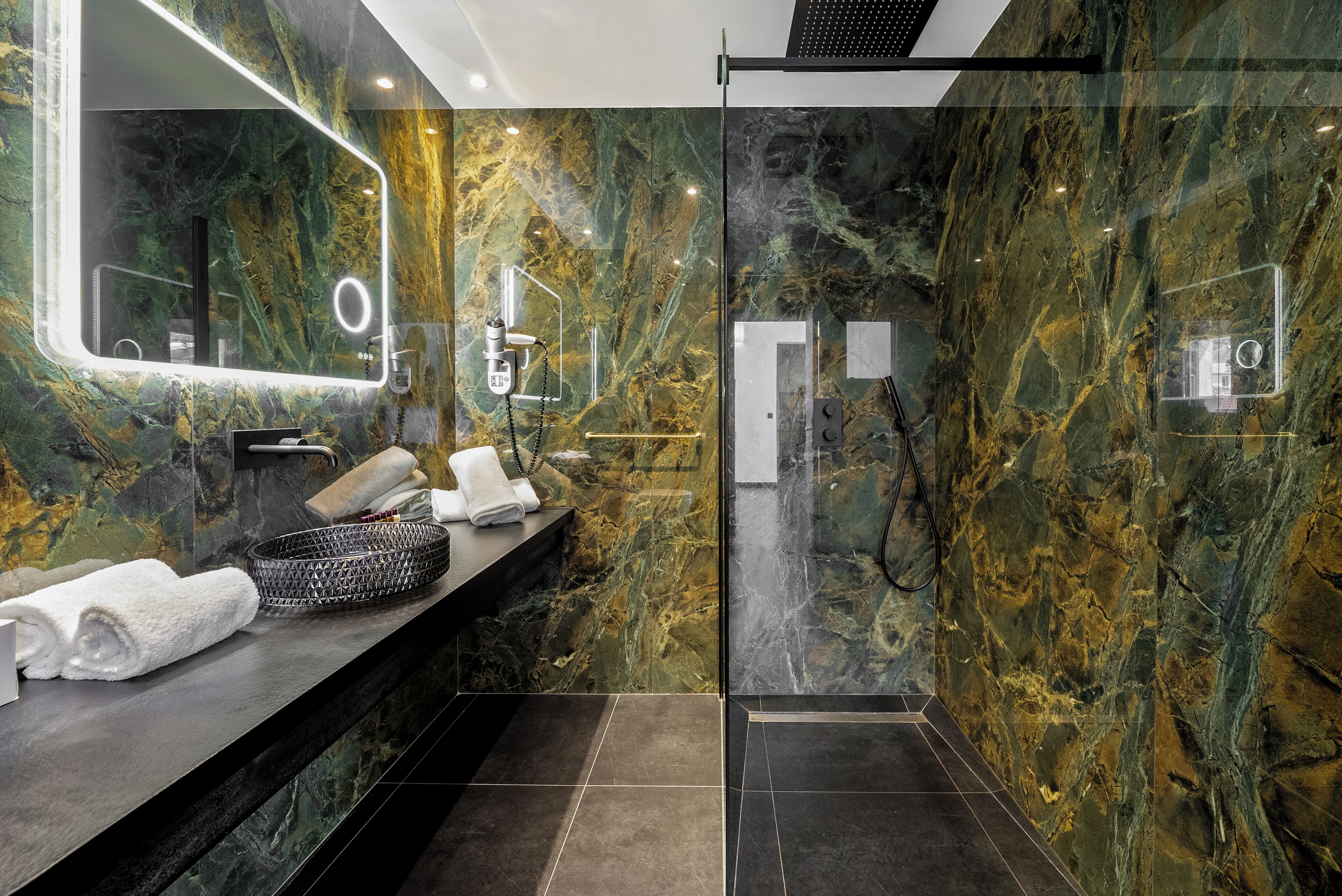 signature room, jetted tub | 1 bedroom, premium bedding, in-room safe, laptop workspace