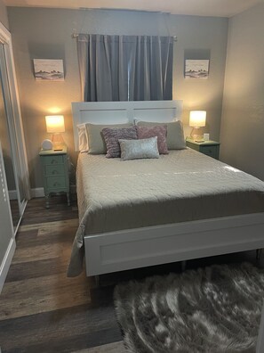 2 soverom, strykejern/-brett, reiseseng for barn og wi-fi (inkludert)