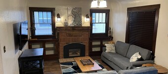 Nice Cozy 2 Bedroom 1bath house Close to DT Winslow