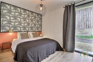 2 bedrooms, iron/ironing board, Internet, bed sheets