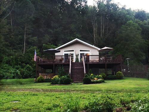 Secluded Lodge: Rural Retreat with Spa