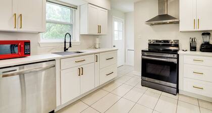 Cozy Modern Single Family 5BD 2BA Home