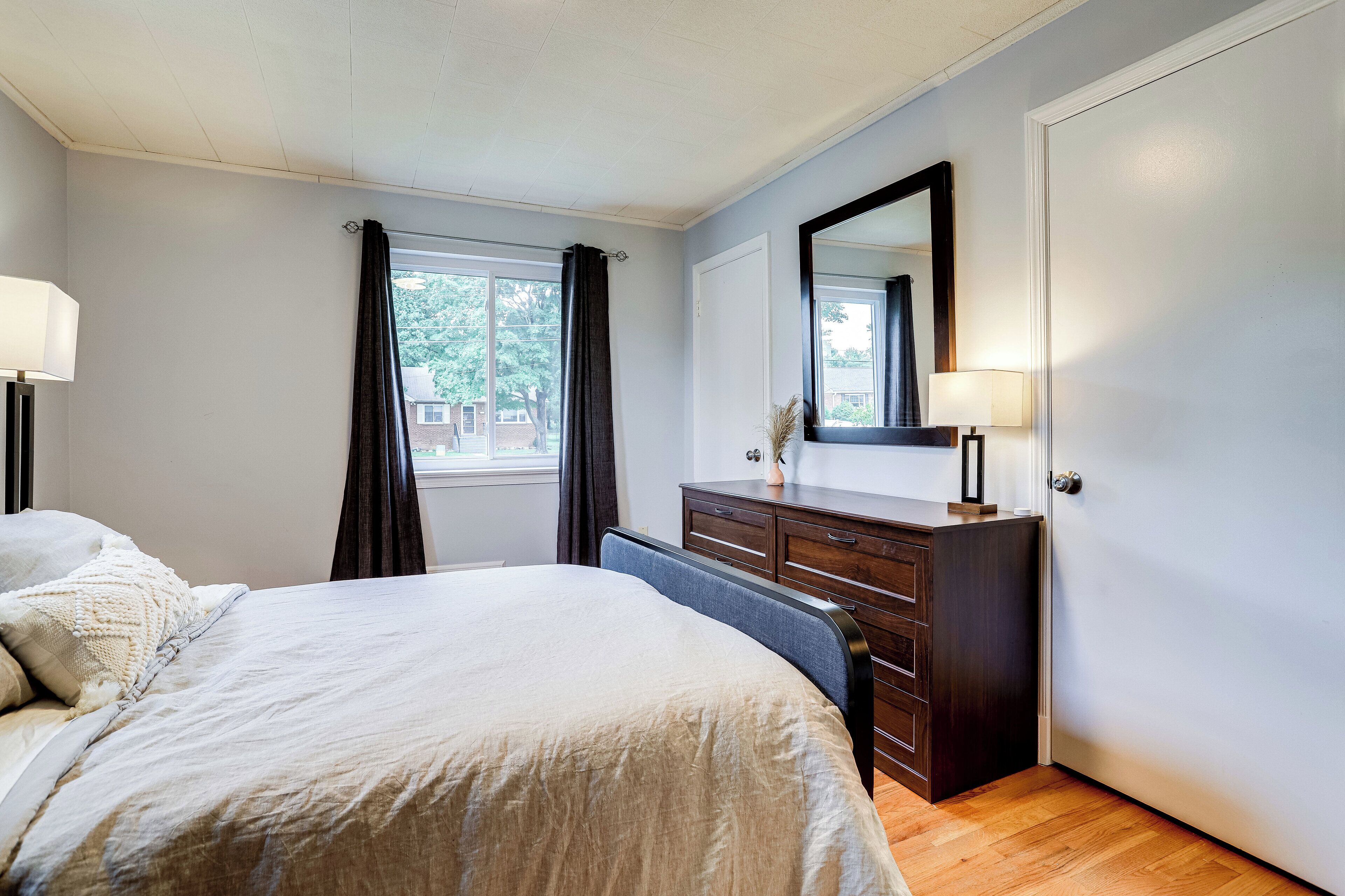 5 chambres, fer et planche à repasser, lit parapluie, Wi-Fi gratuit