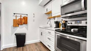 雪櫃、焗爐、爐具、咖啡機/沖茶器