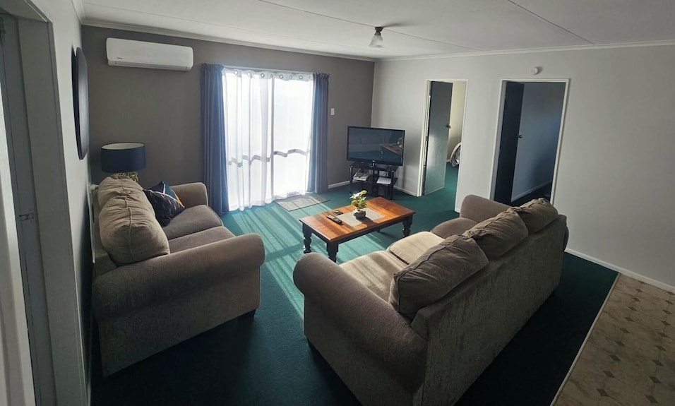 Kawakawa Cottage - Lovely Rural Outlook. Convenient Location To Manfield Park - 紐西蘭