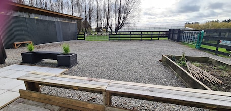 Property grounds. Kawakawa Cottage - lovely rural outlook. Convenient location to Manfield Park