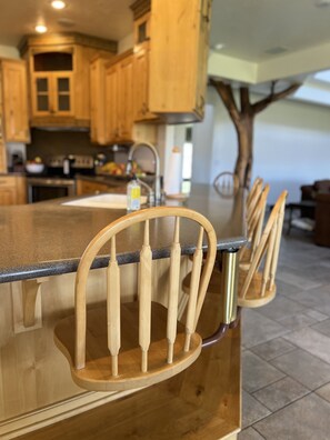 Réfrigérateur, micro-ondes, four, lave-vaisselle