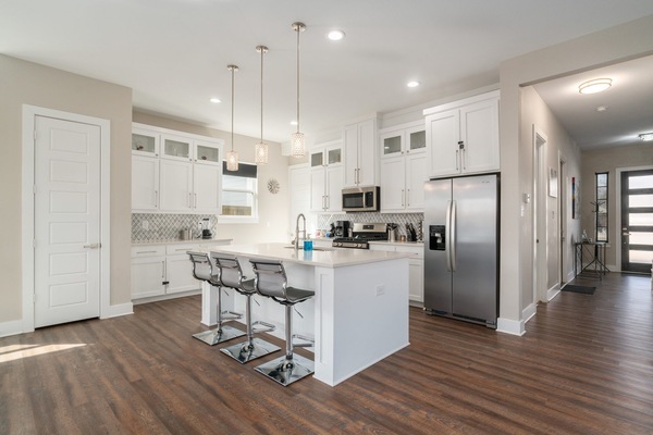 Køleskab, mikrobølgeovn, ovn, kogeplade