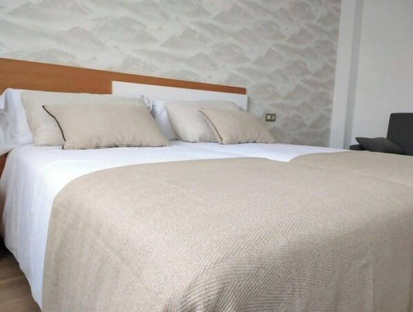 2 bedrooms, WiFi, bed sheets