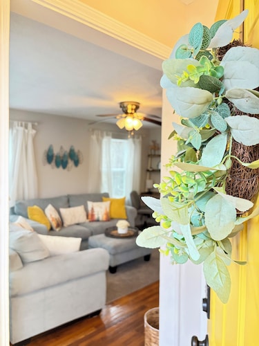 Immaculate Private Home / Deer & Ample Parking