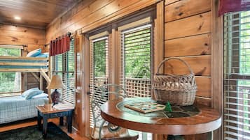 3 chambres, Wi-Fi gratuit, draps fournis