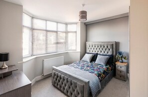 3 chambres, bureau, fer et planche à repasser, Wi-Fi gratuit