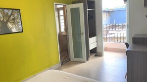 10 slaapkamers, een bureau, een strijkplank/strijkijzer, gratis wifi