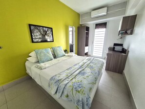 10 bedrooms, desk, iron/ironing board, free WiFi