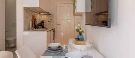 Fridge, microwave, oven, coffee/tea maker