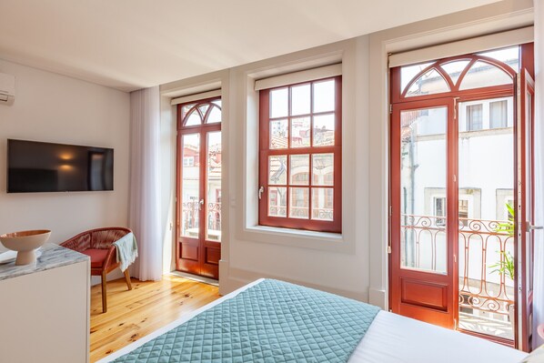 Fer et planche à repasser, Wi-Fi gratuit, draps fournis