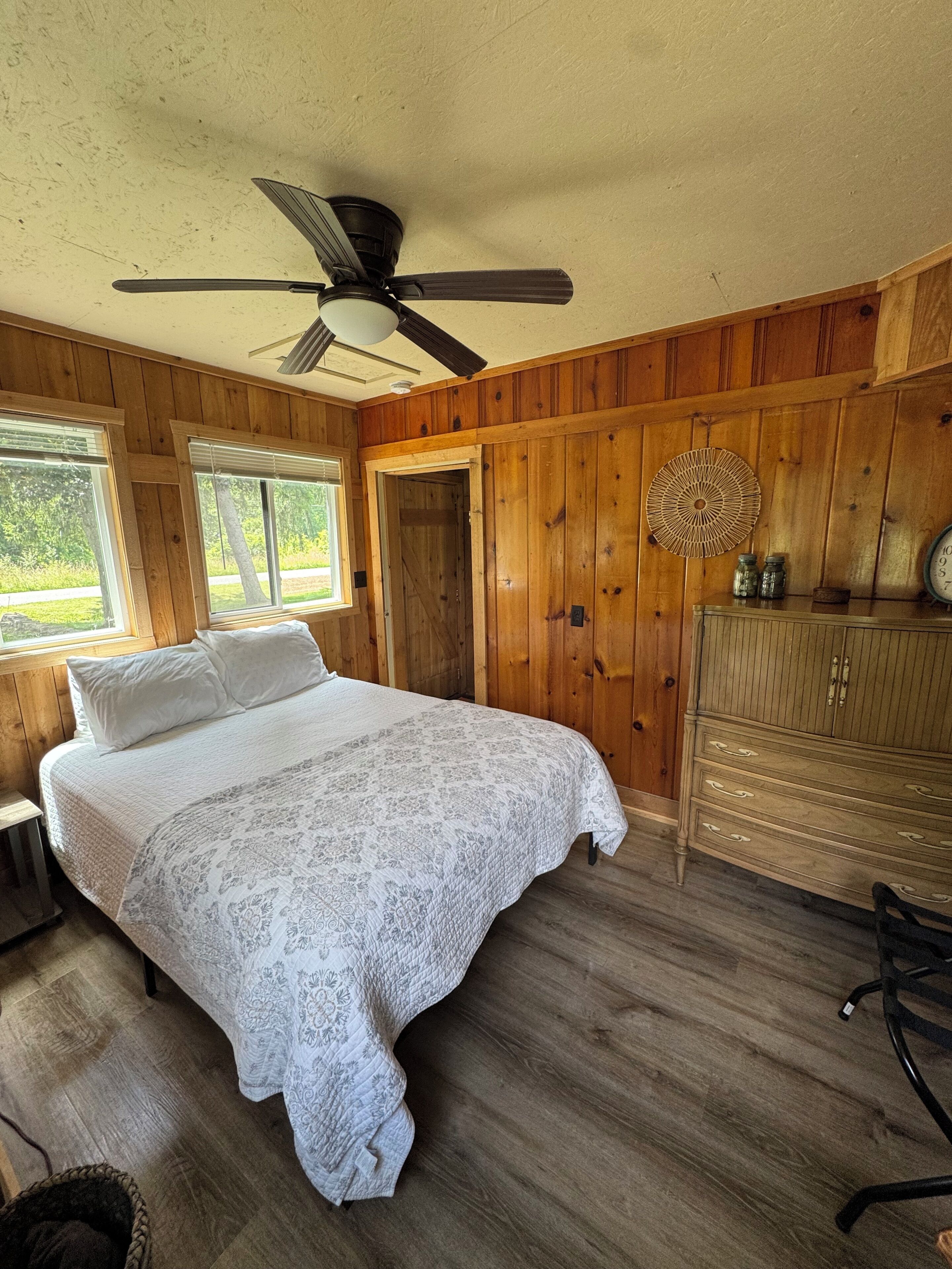 1 bedroom, travel crib, free WiFi, bed sheets