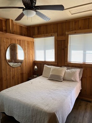1 bedroom, travel cot, free WiFi, bed sheets