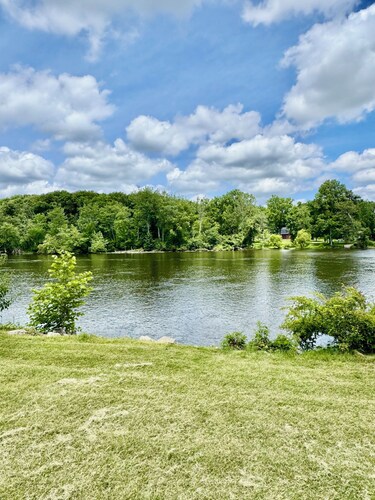 Perfect getaway! Modern, rustic cottage on the St. Joseph River.