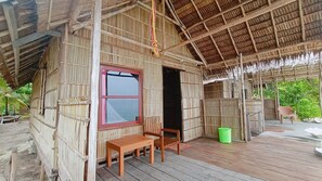 Terrace/patio - Guest House (West Papua)