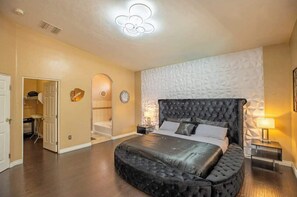 5 Schlafzimmer, Bügeleisen/Bügelbrett, kostenloses WLAN, Bettwäsche
